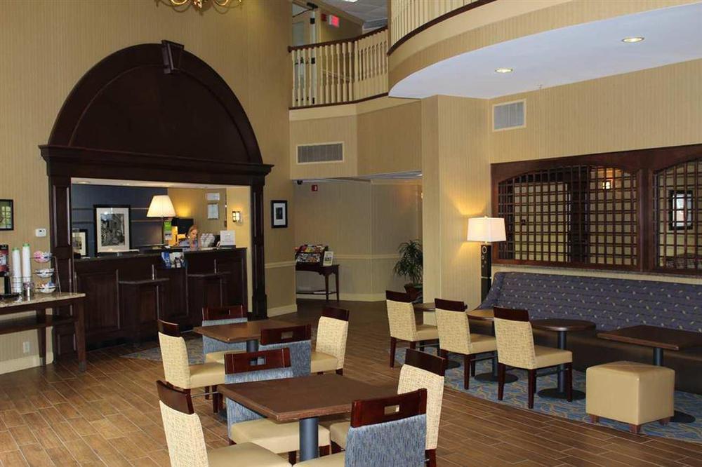 Hampton Inn Salem East - Electric Road Restaurant photo